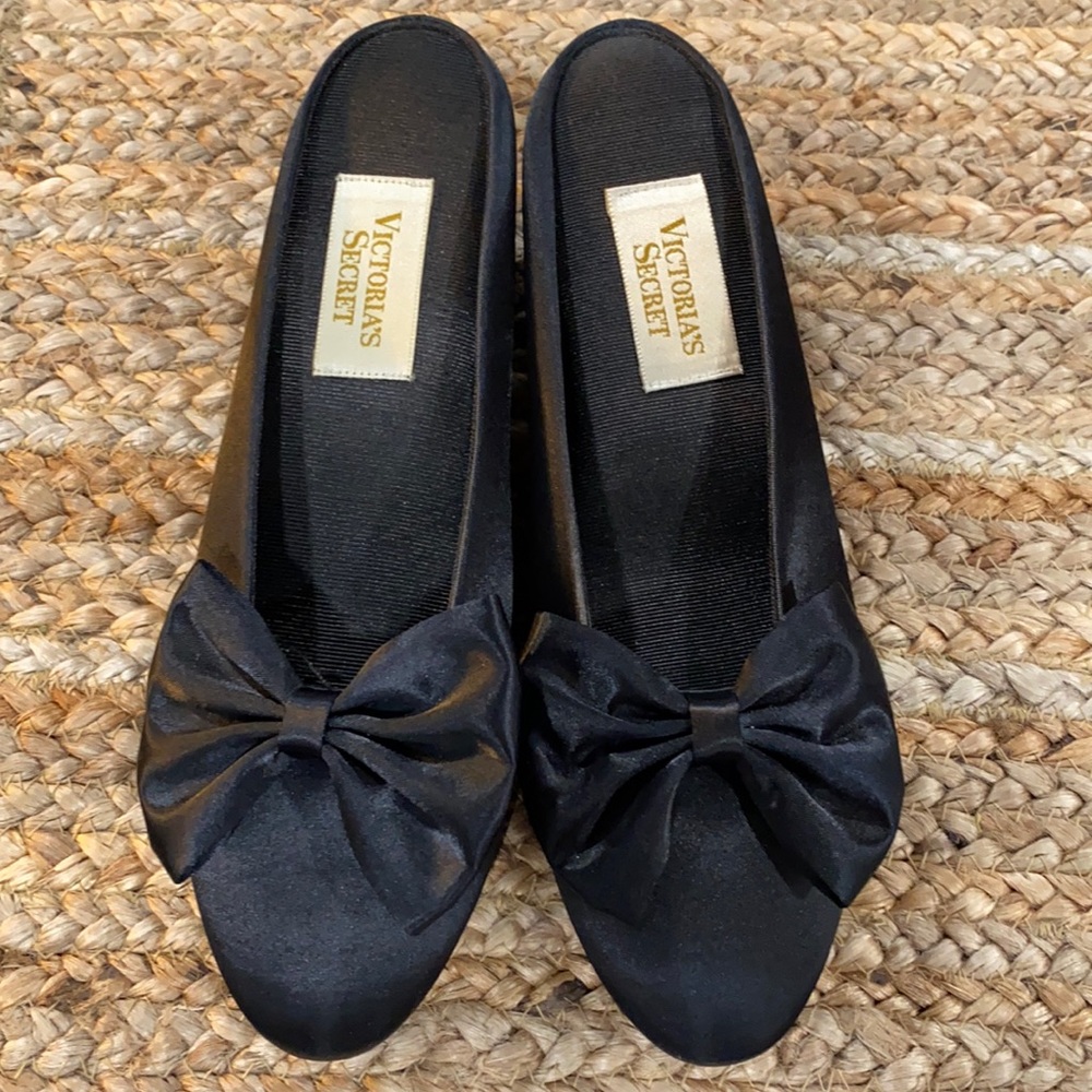 Victoria’s Secret Gold Label Vintage Black Bow House Shoes.